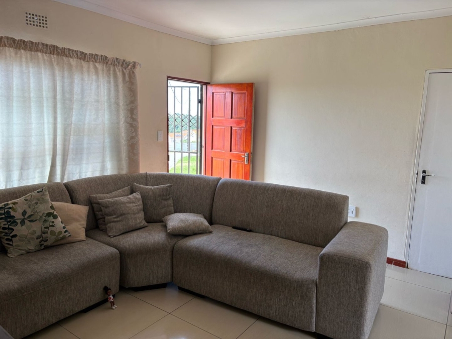 3 Bedroom Property for Sale in Cove Rock Eastern Cape